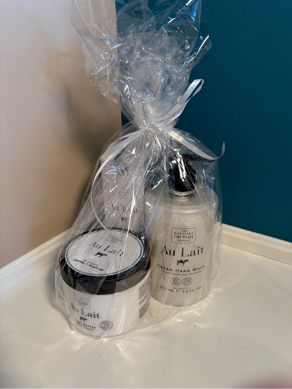 Scottish Fine Soaps Au Lait Luxury Bath & Body Gift Set NEW Wrapped
